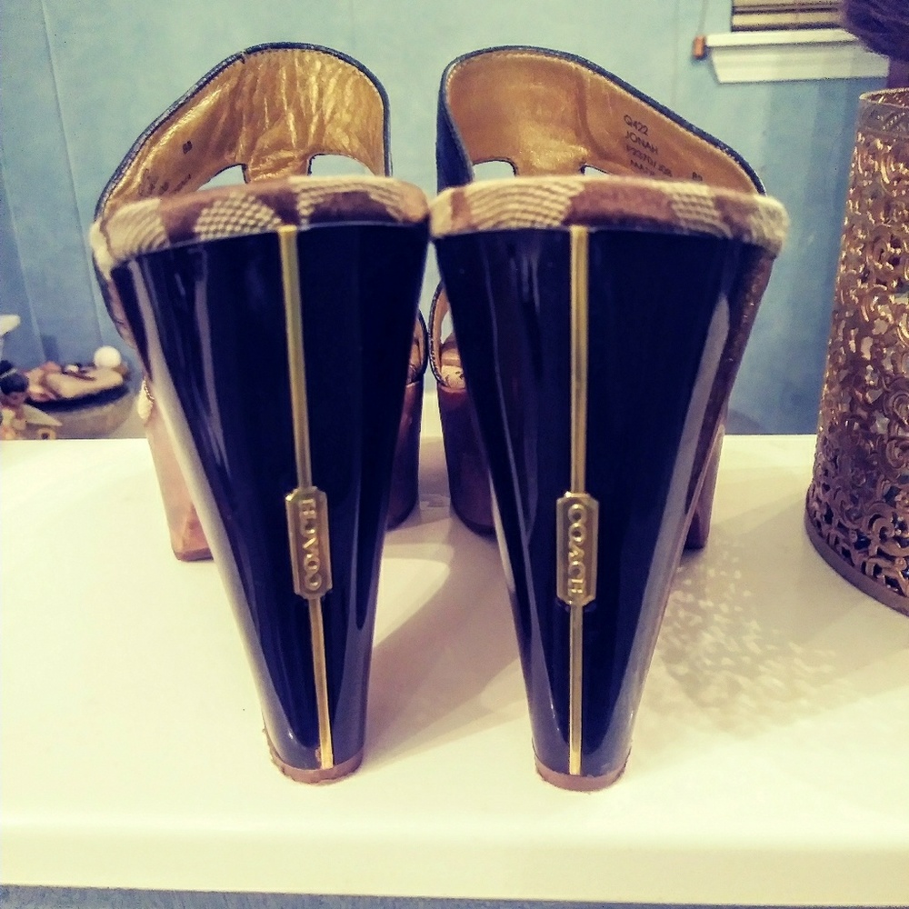 Authentic Coach Sandal